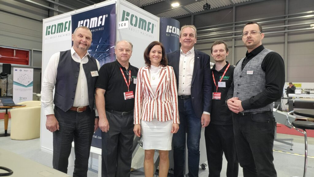 KOMFI | Advertising polygraph packaging