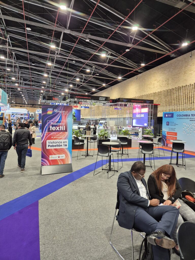 KOMFI | Z Andigrafiky 2025 si odvážíme inspiraci a nové kontakty KOMFI | Z Andigrafiky 2025 si odvážíme inspiraci a nové kontakty