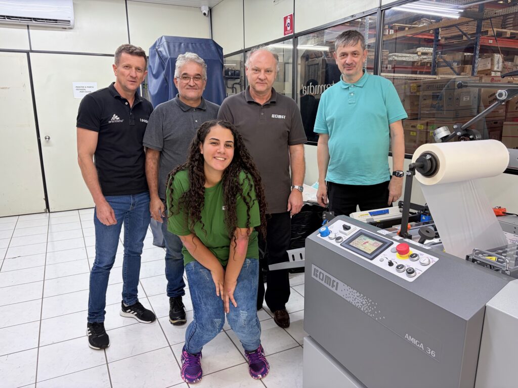 KOMFI | Amiga 36 v Brazílii